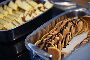 Daily buffet breakfast (ILS 70 per person) - Club Hotel Tiberias (Tiberias)