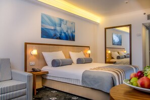 Executive Suite, Lake View | 1 bedroom, in-room safe, cots/infant beds, rollaway beds - Club Hotel Tiberias (Tiberias)