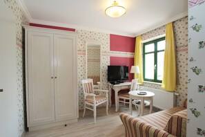 80-cm LED TV with cable channels, TV