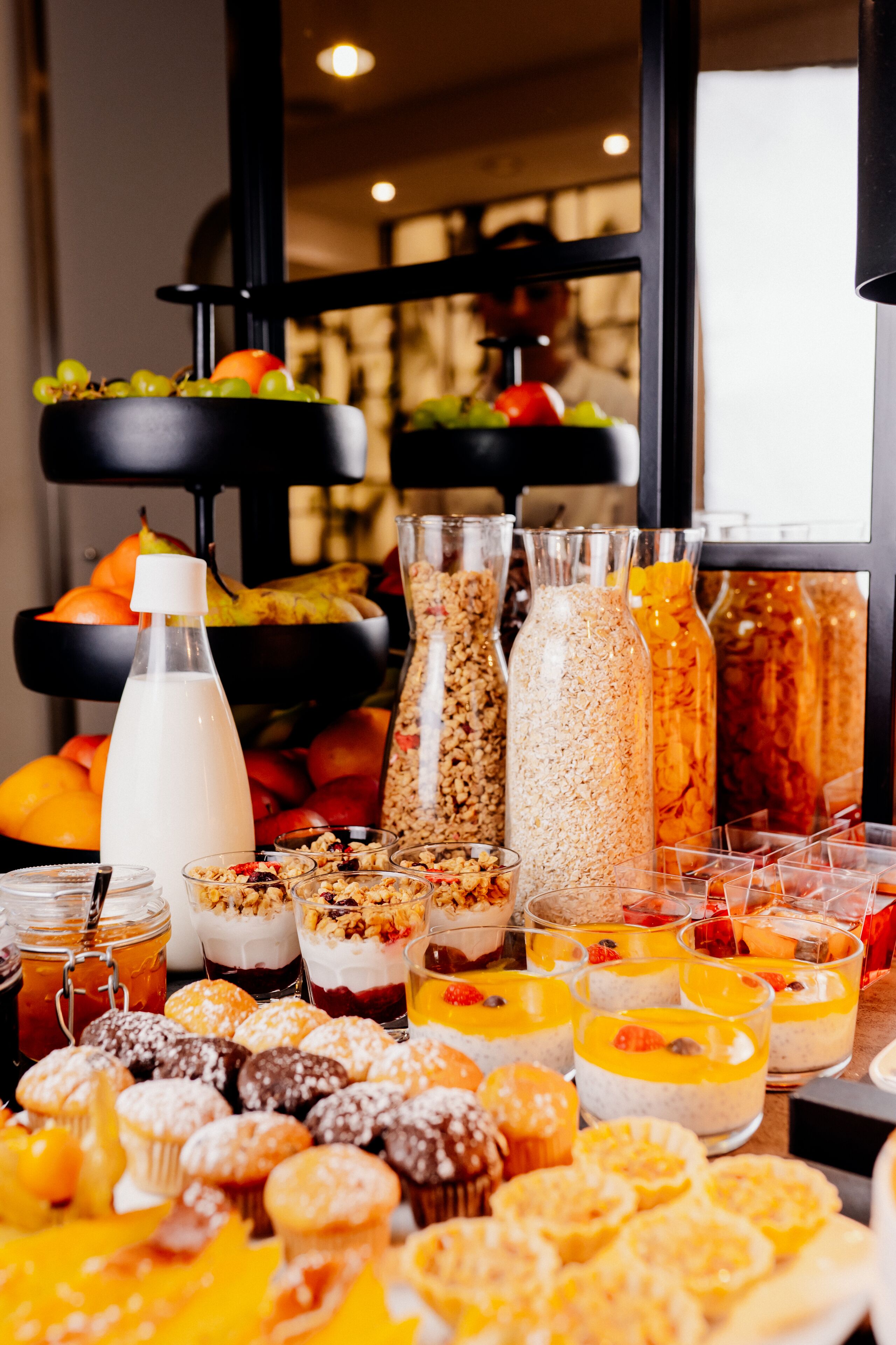 Daily buffet breakfast (PLN 80 per person)