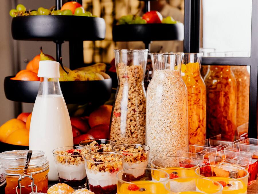 Café da manhã com buffet todos os dias (PLN 80 por pessoa)