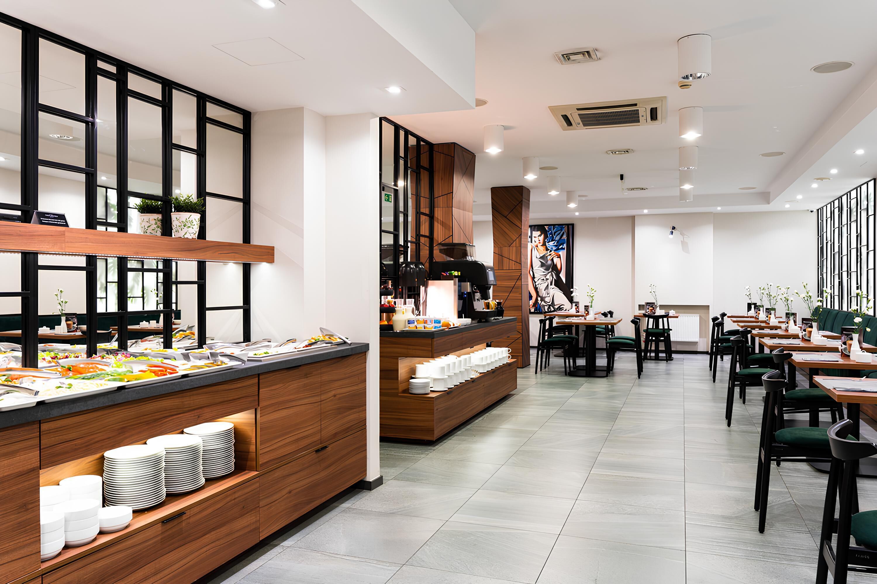 daily buffet breakfast (pln 80 per person)