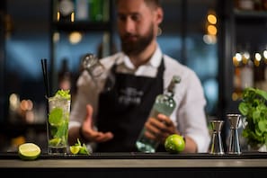 Bar (on property) - Hotel Ascot Premium (Kraków)