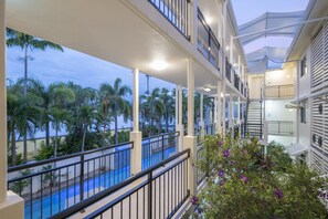 Standard-Apartment, 2 Schlafzimmer, 2 Bäder | Blick auf den Garten