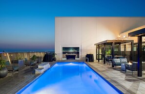 Outdoor pool, pool loungers