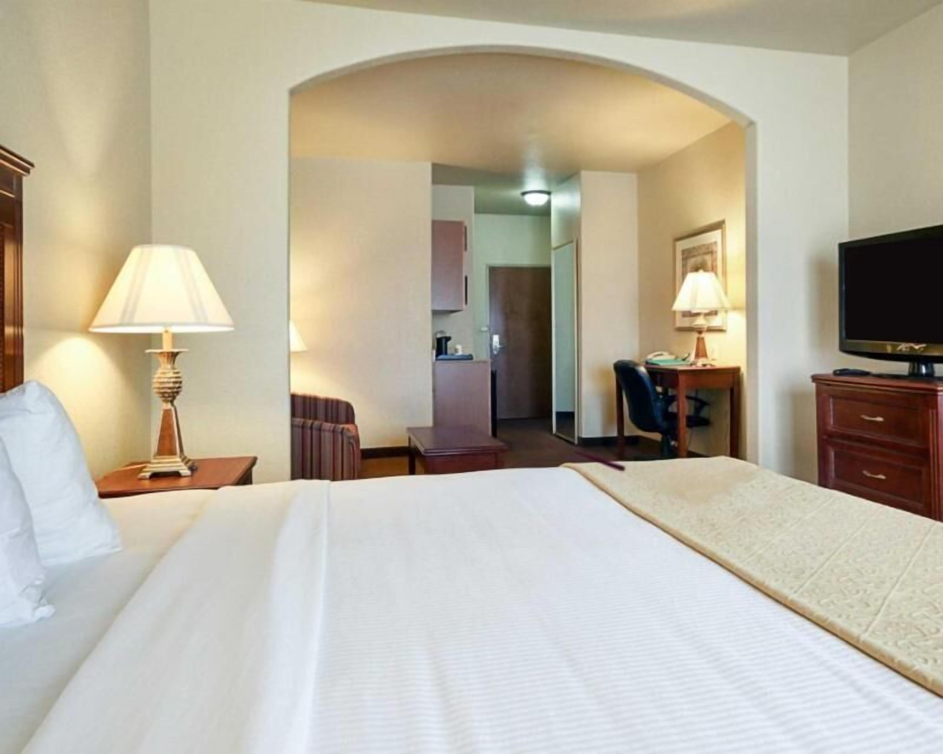 In-room safe, desk, iron/ironing board, rollaway beds