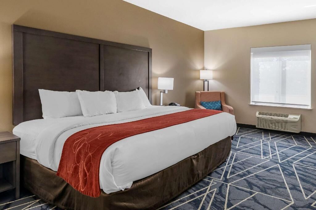 In-room safe, desk, iron/ironing board, rollaway beds