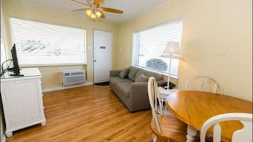 Room, Non Smoking | Living area | TV