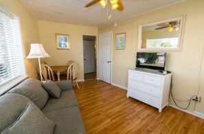 Room, Non Smoking | Living area | TV - Aztec Motel (Wildwood Crest)