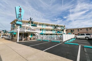 Exterior - Aztec Motel (Wildwood Crest)
