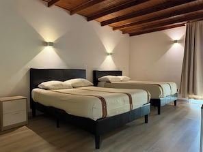 1 chambre, coffres-forts dans les chambres, bureau, Wi-Fi gratuit