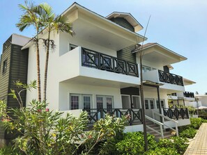 Exterior - Henry Morgan Resort - All Inclusive (Roatan)