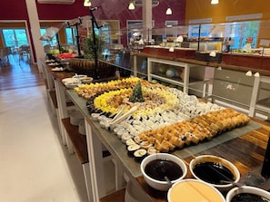 2 restaurants, breakfast, lunch, dinner served; Mediterranean cuisine