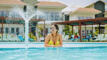 Outdoor pool, pool umbrellas, sun loungers