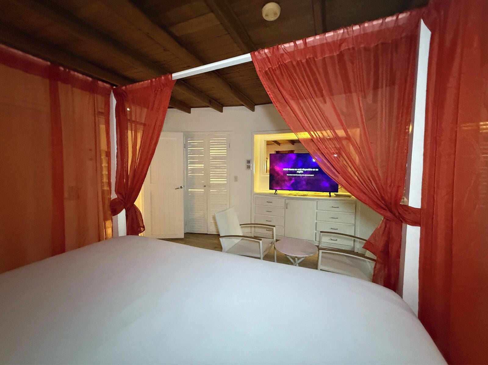 Standard, One King Size Bed | Caja fuerte, escritorio, wifi gratis