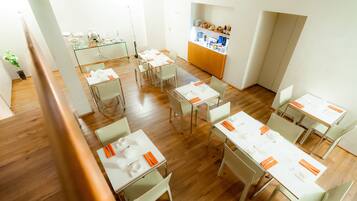 Daily buffet breakfast (EUR 20.50 per person)