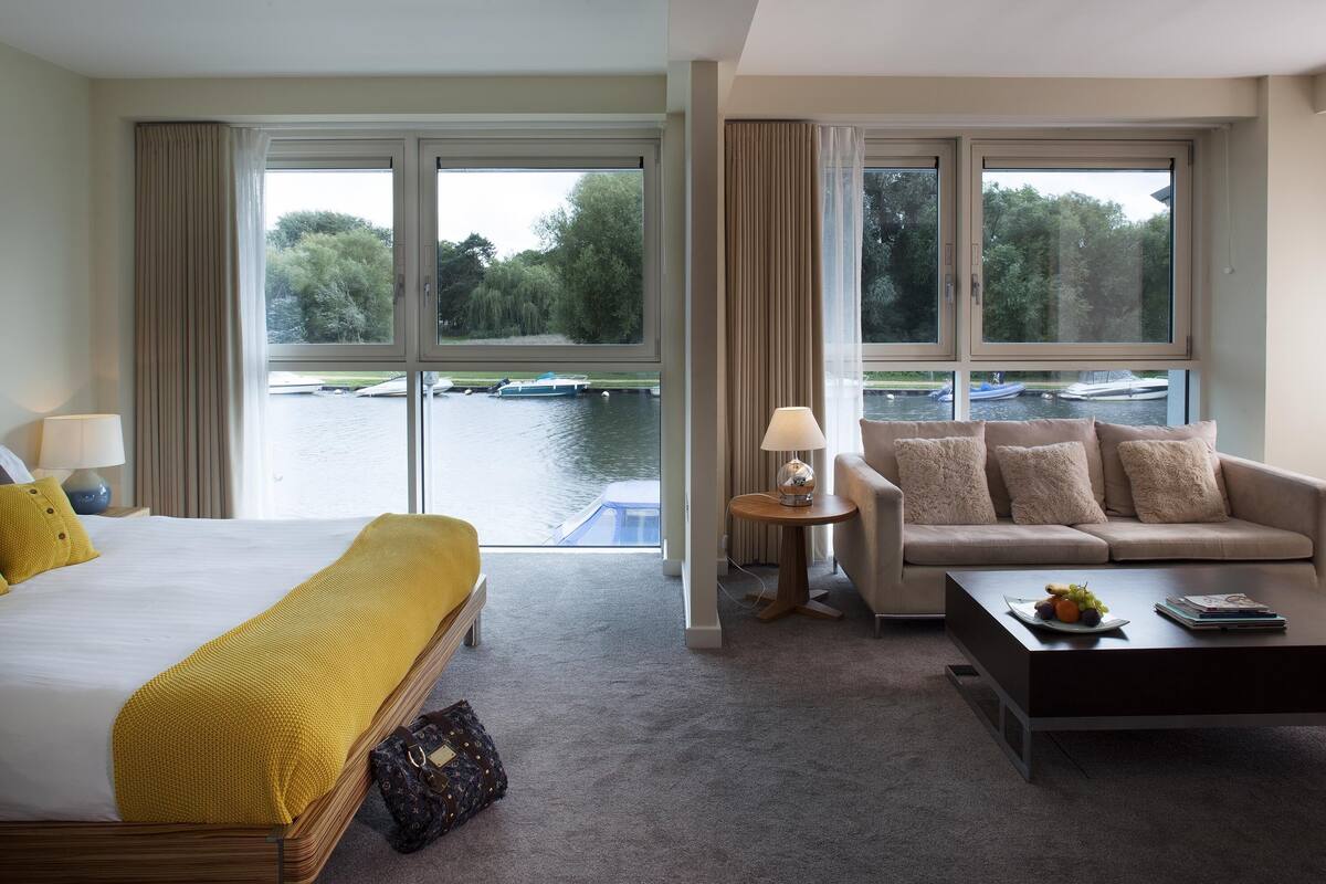 in-room safe, free cots/infant beds, free wifi, bed sheets