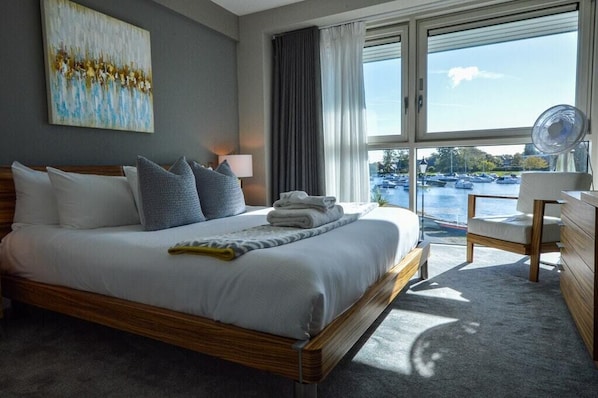 Coffres-forts dans les chambres, Wi-Fi gratuit, draps fournis