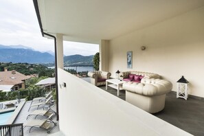View from property - Hotel La Perla (Tremezzina)