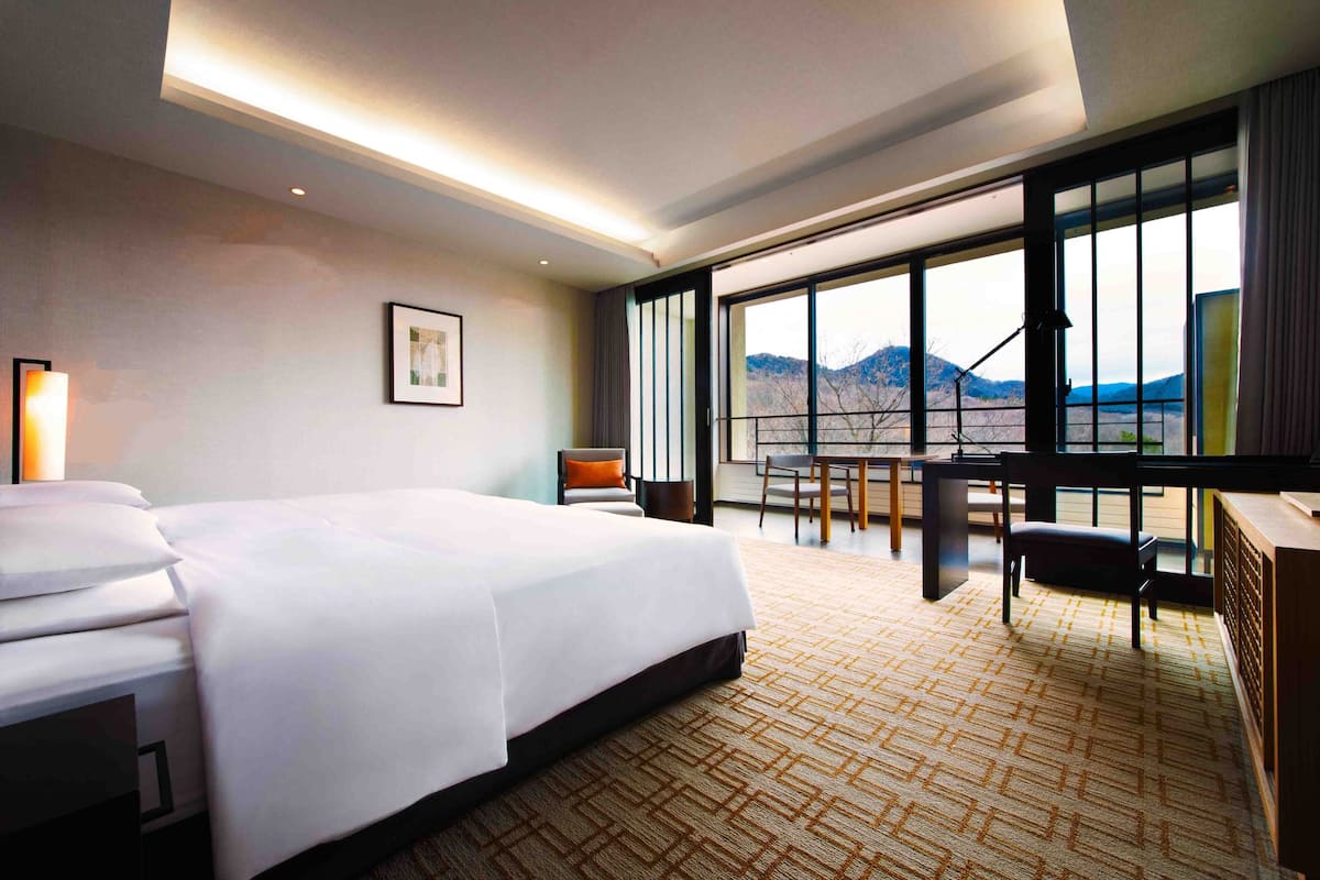 Room, 2 Twin Beds | 1 bedroom, hypo-allergenic bedding, minibar, in-room safe