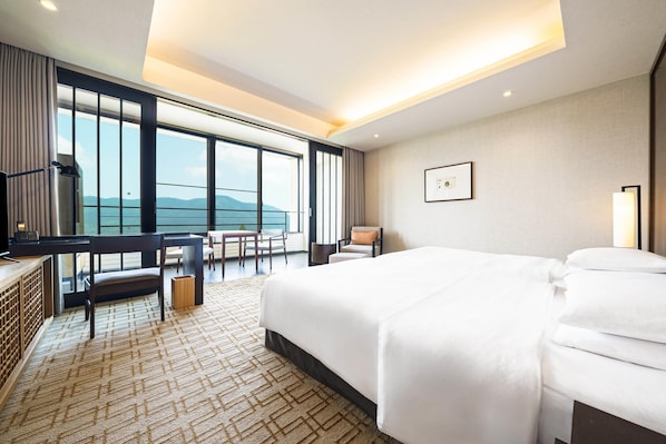 Habitación, 2 camas individuales, vista a la montaña | Ropa de cama hipoalergénica y minibar 