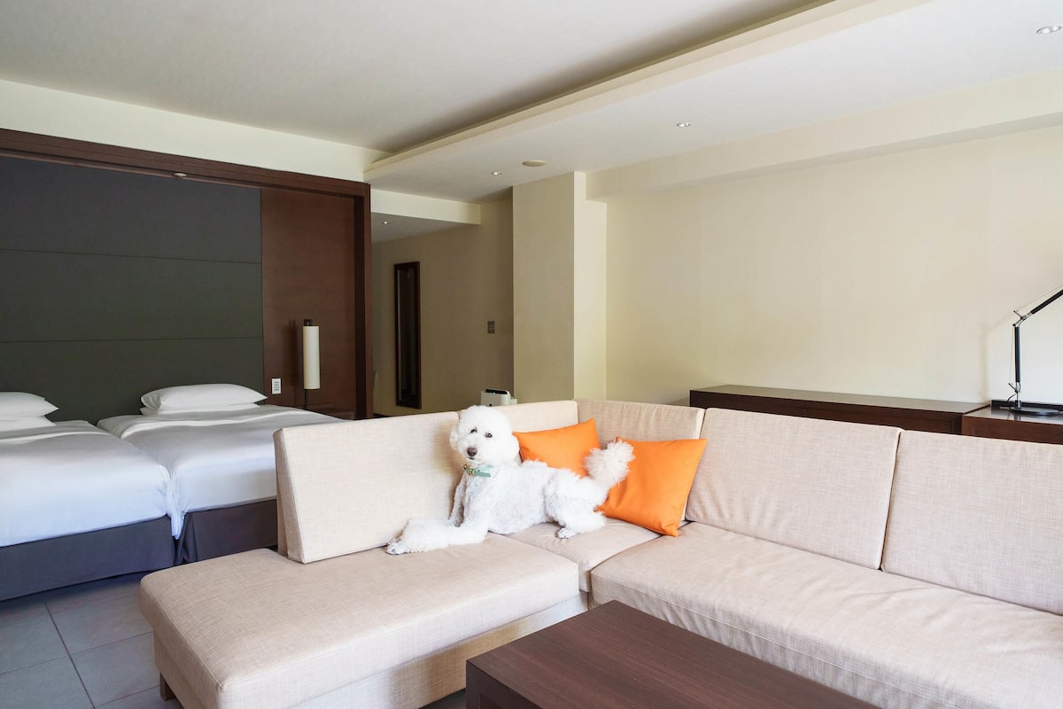 Deluxe kamer, 2 eenpersoonsbedden (Dog Friendly) | 1 slaapkamer, hypoallergeen beddengoed, een minibar