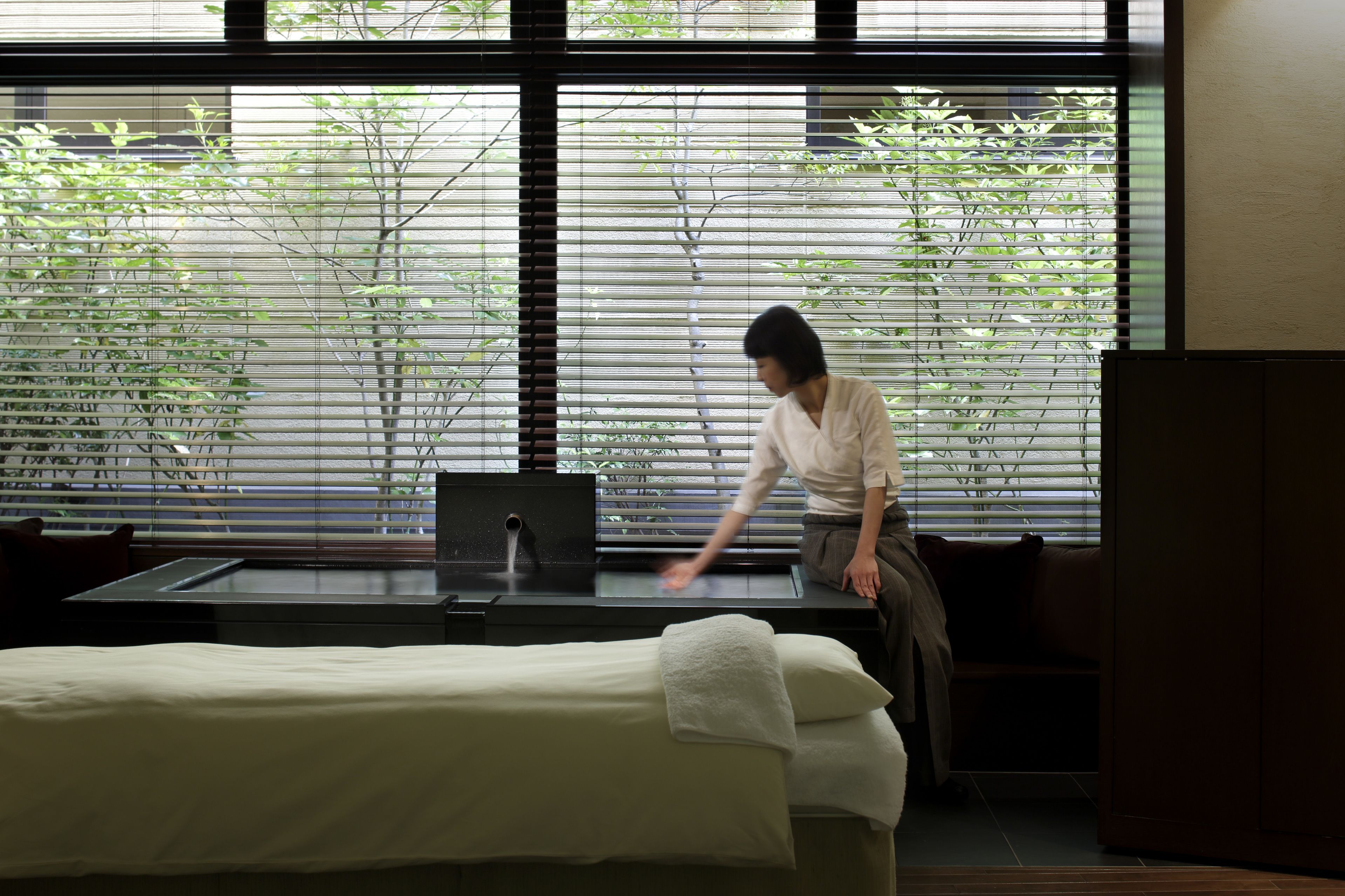 Couples treatment rooms, hot springs, body treatments, hydrotherapy