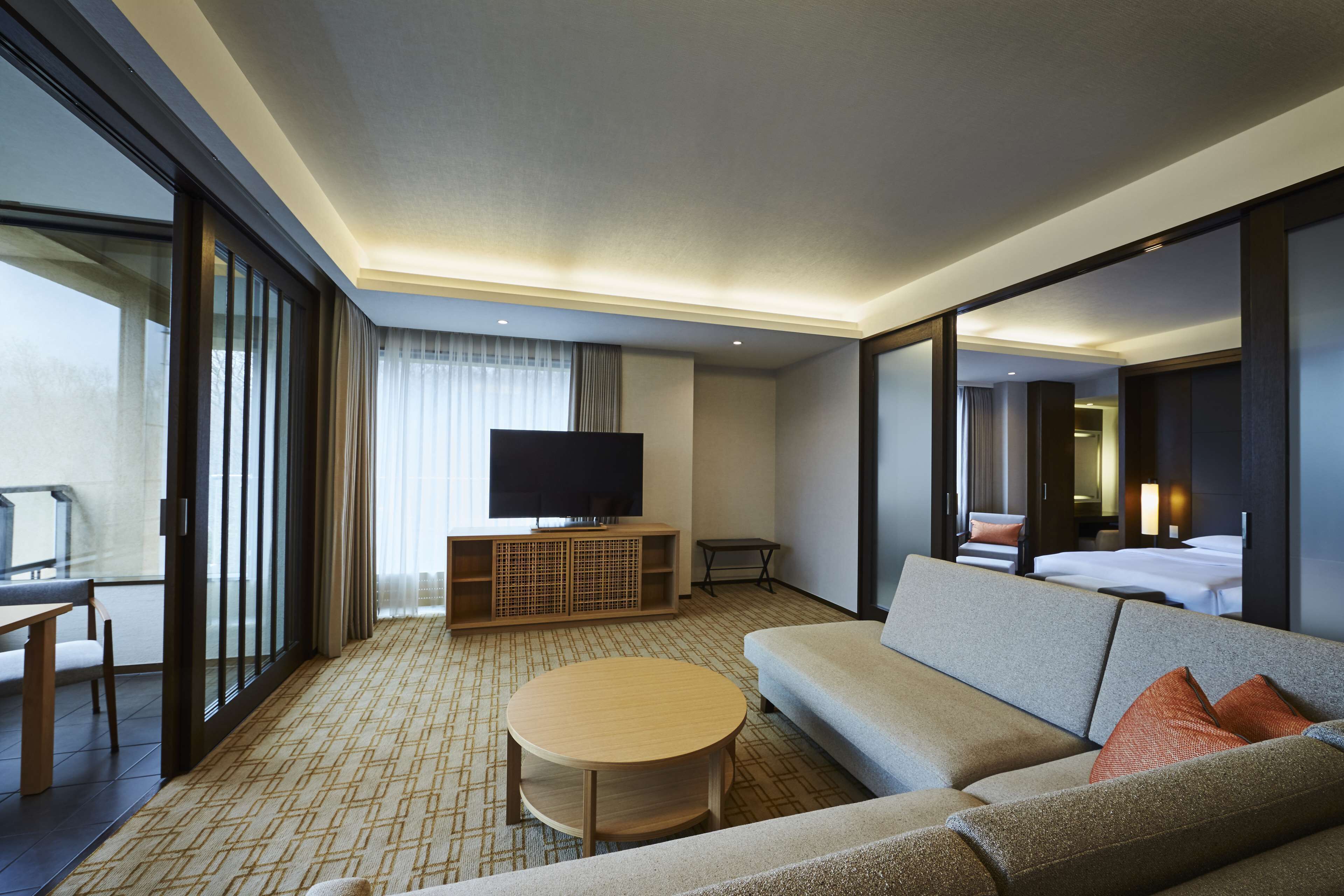 regency, executive suite | 1 bedroom, hypo-allergenic bedding, minibar, in-room safe