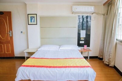 Anqing Chundu Business Hotel