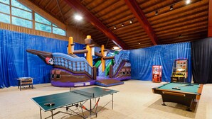 Game room - Hotel Alpina (Graechen)