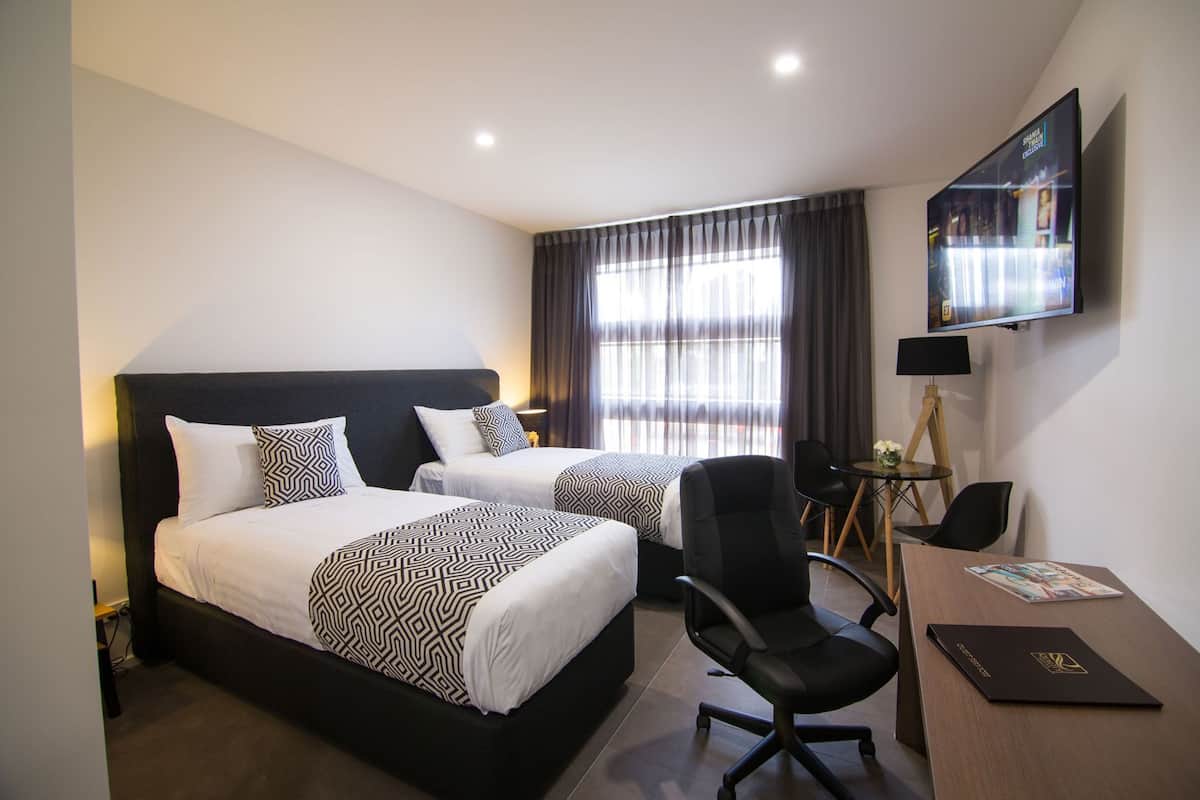 Premium bedding, minibar, iron/ironing board, free WiFi