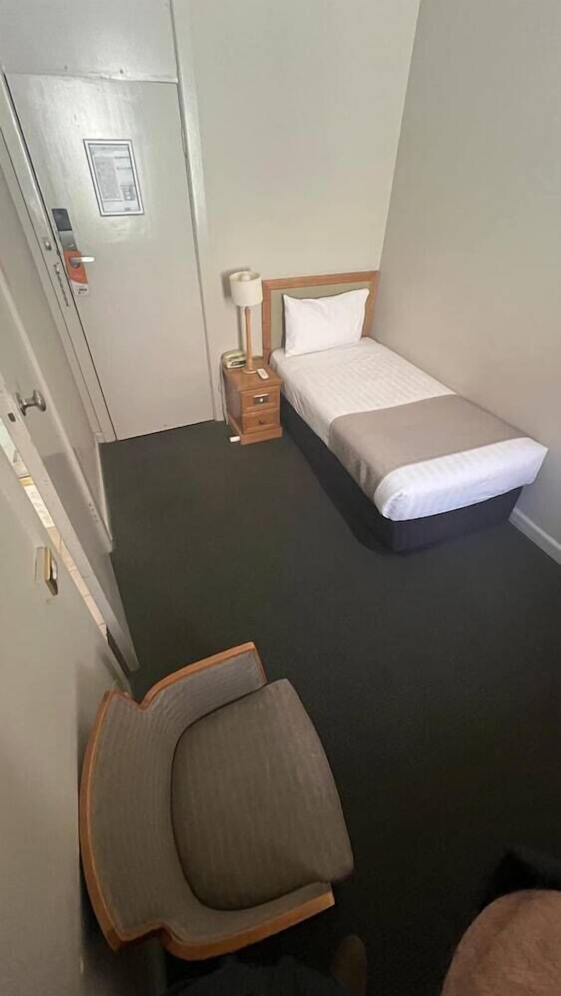 Premium bedding, minibar, iron/ironing board, free WiFi