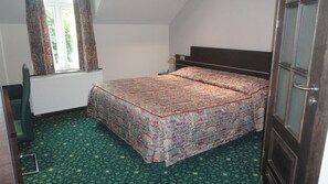 Dobbeltrom – superior | Minibar, safe på rommet, skrivebord og lydisolert