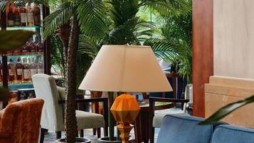 Lobby-Lounge