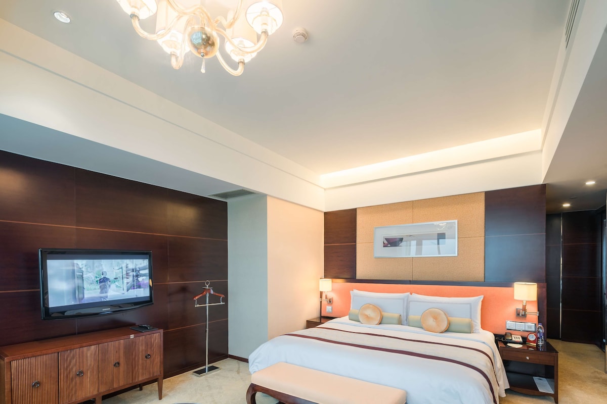 Horizon, Room, 1 King Bed, River View