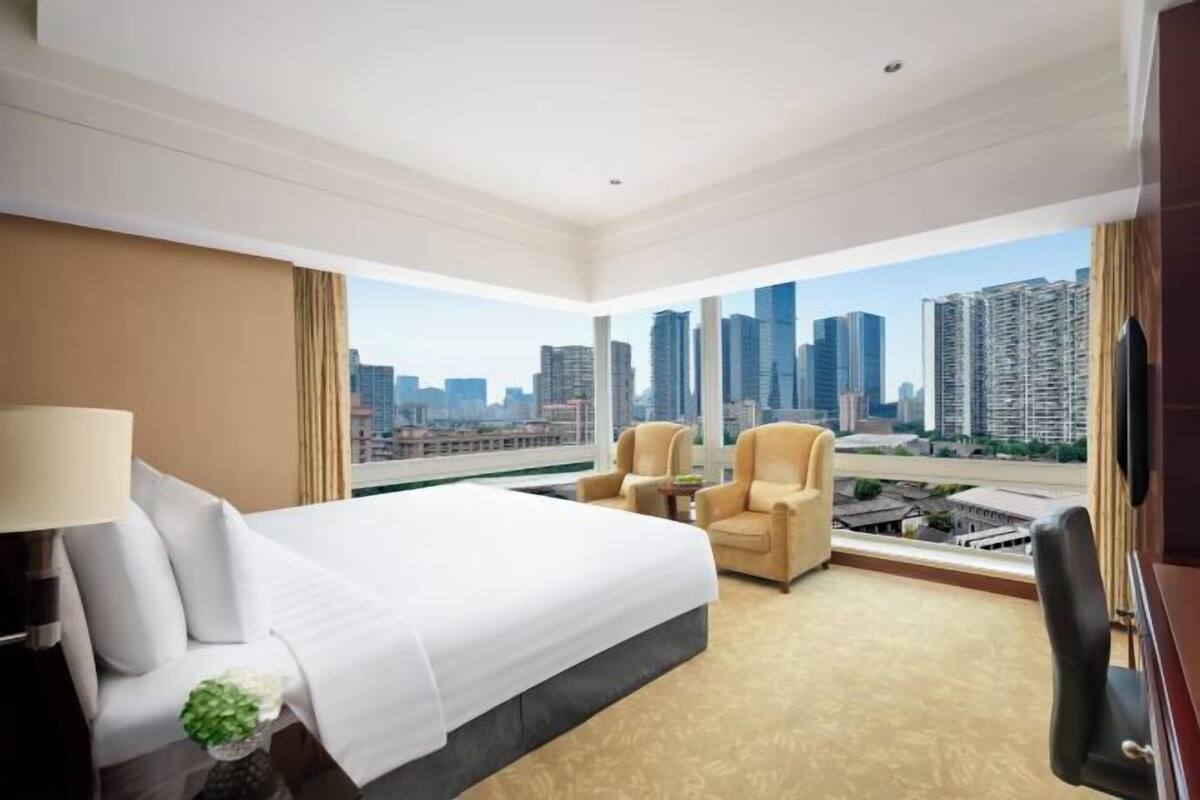 Ropa de cama de alta calidad y minibar 