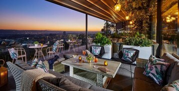 ลานระเบียง/นอกชาน