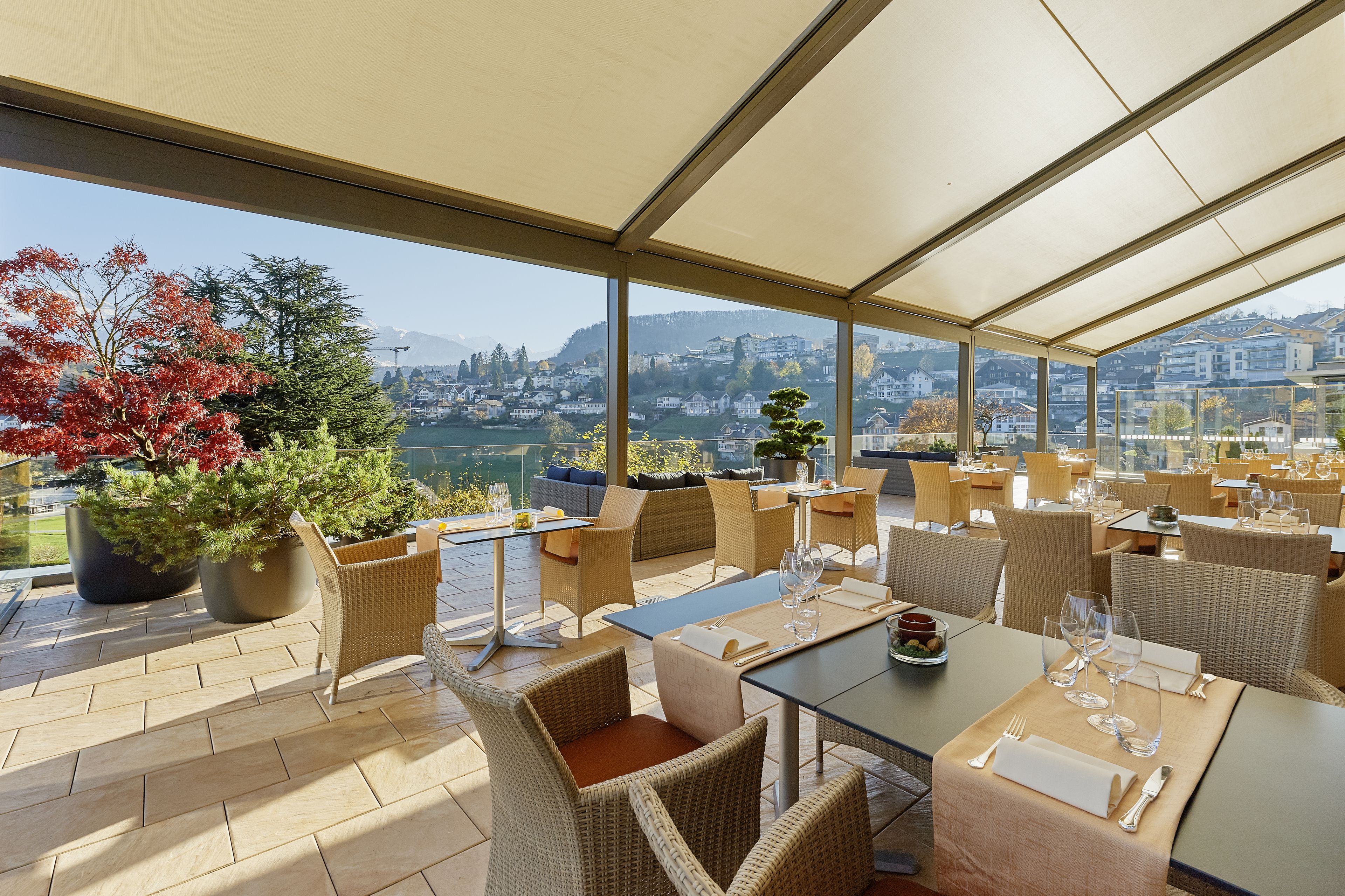 lunch, dinner served; local cuisine, al fresco dining