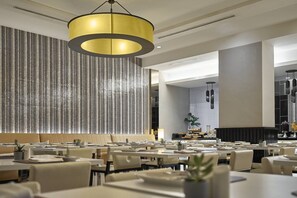 冰箱、茶具/咖啡用具、电热水壶