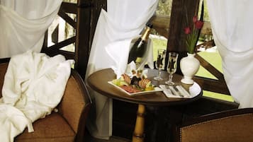 埃及棉床單、高級寢具、特厚豪華床墊、迷你吧