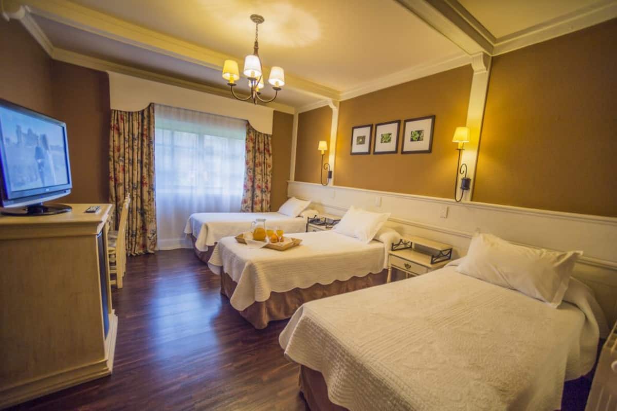 standard triple room | 1 bedroom, egyptian cotton sheets, premium bedding, pillow-top beds