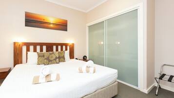 Bungalow, 3 Bedrooms | 1 bedroom, premium bedding, in-room safe, desk