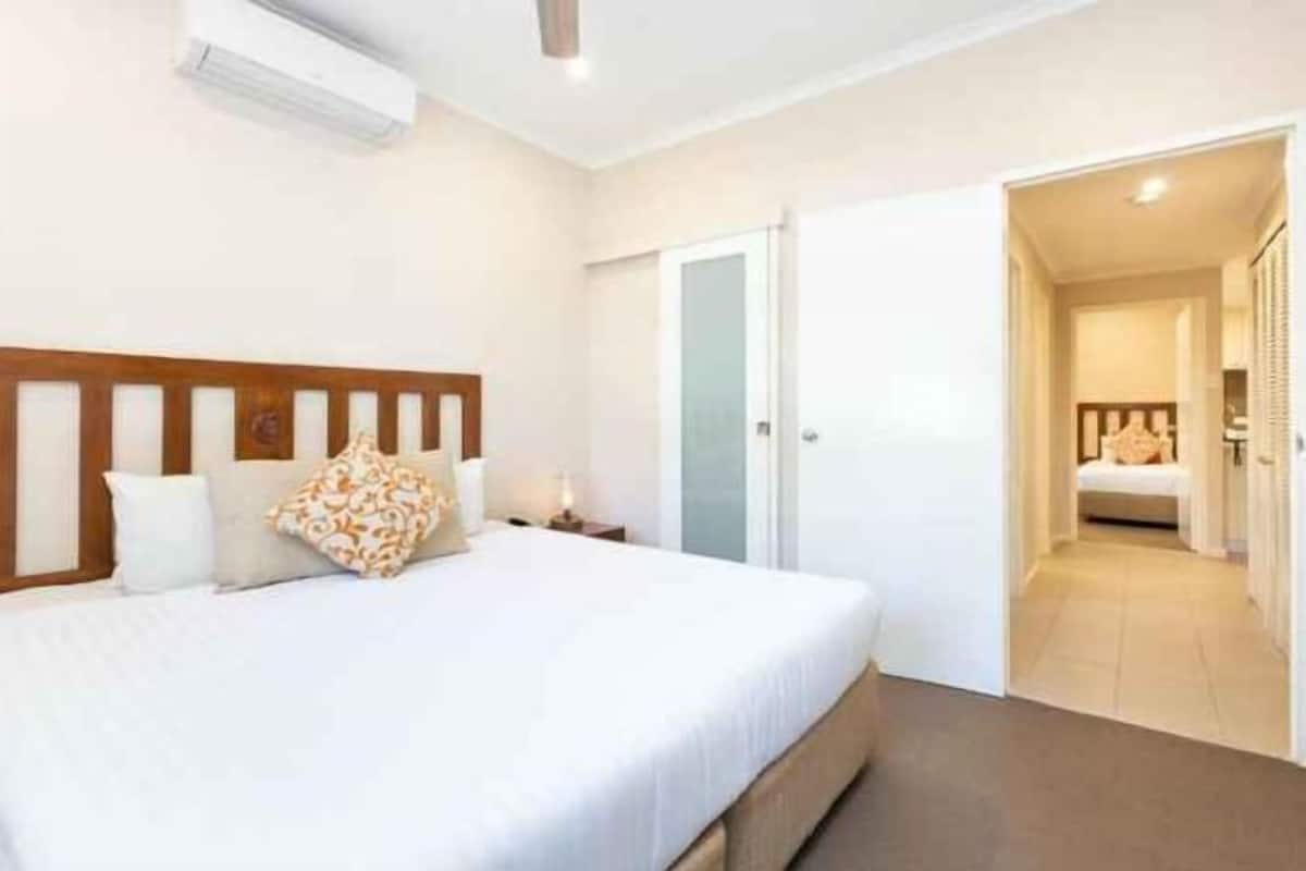 1 bedroom, premium bedding, in-room safe, desk