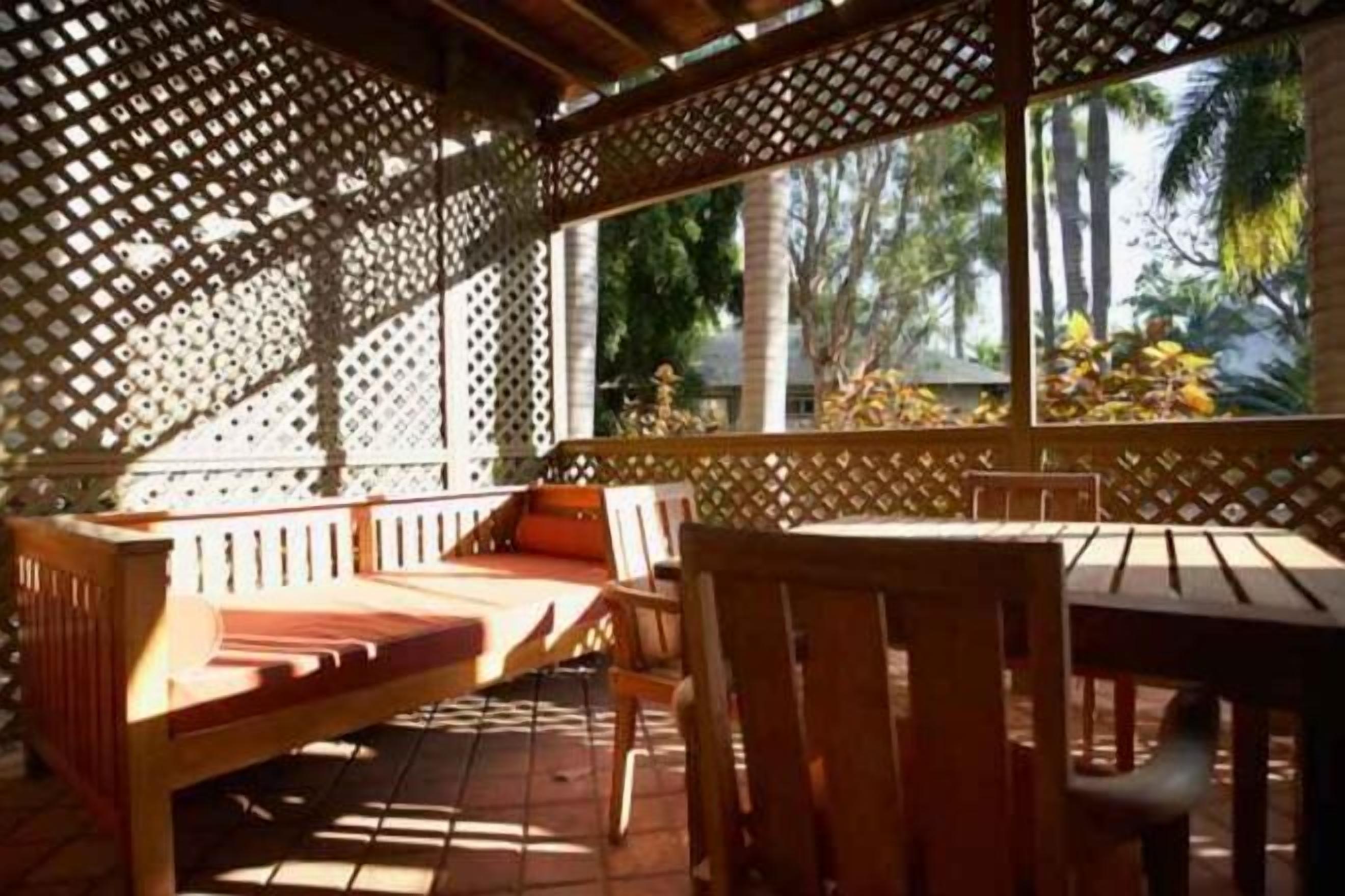 Outdoor dining