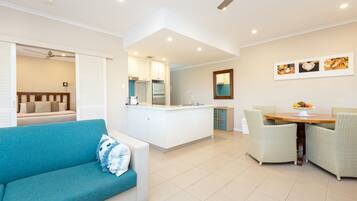 Apartment, 1 Bedroom, Jetted Tub | Living area