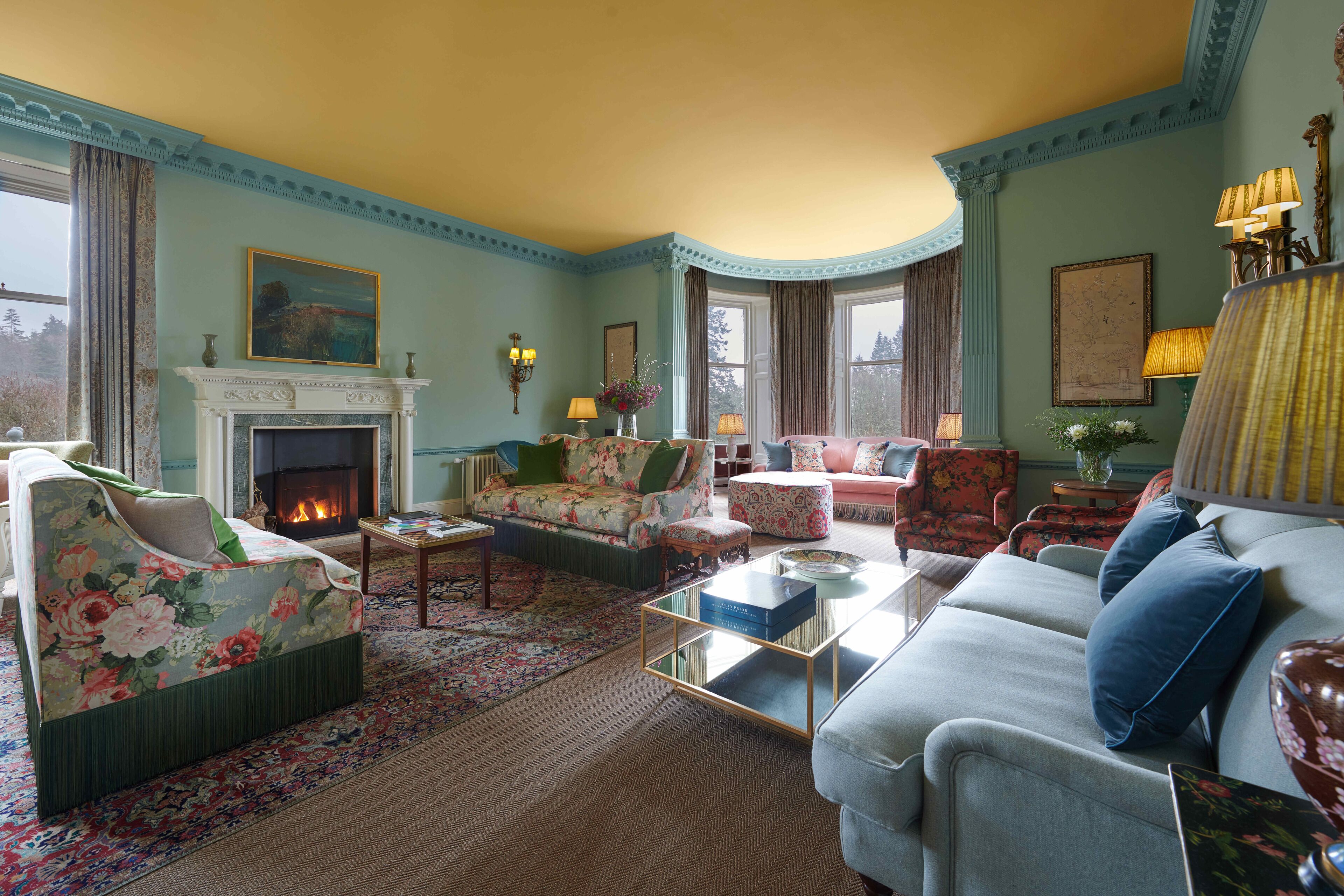 Coin salon dans le hall