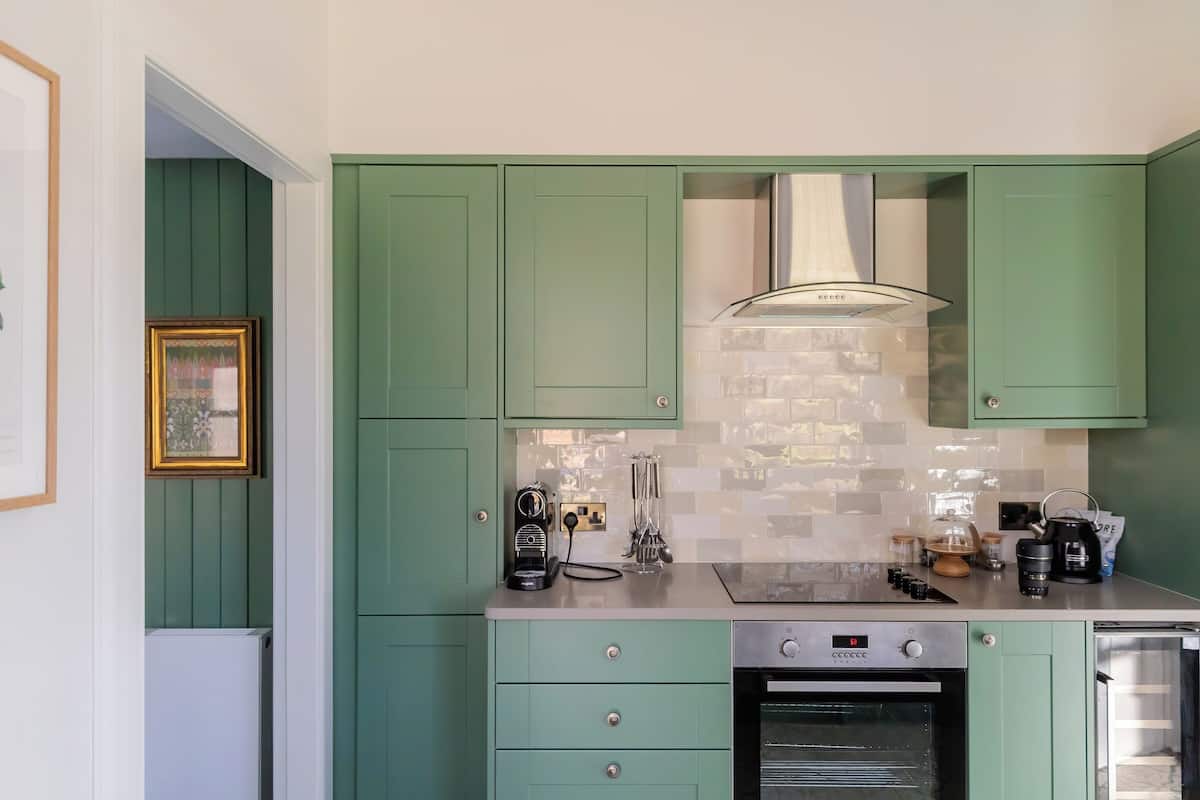 gate lodge | egyptian cotton sheets, premium bedding, in-room safe