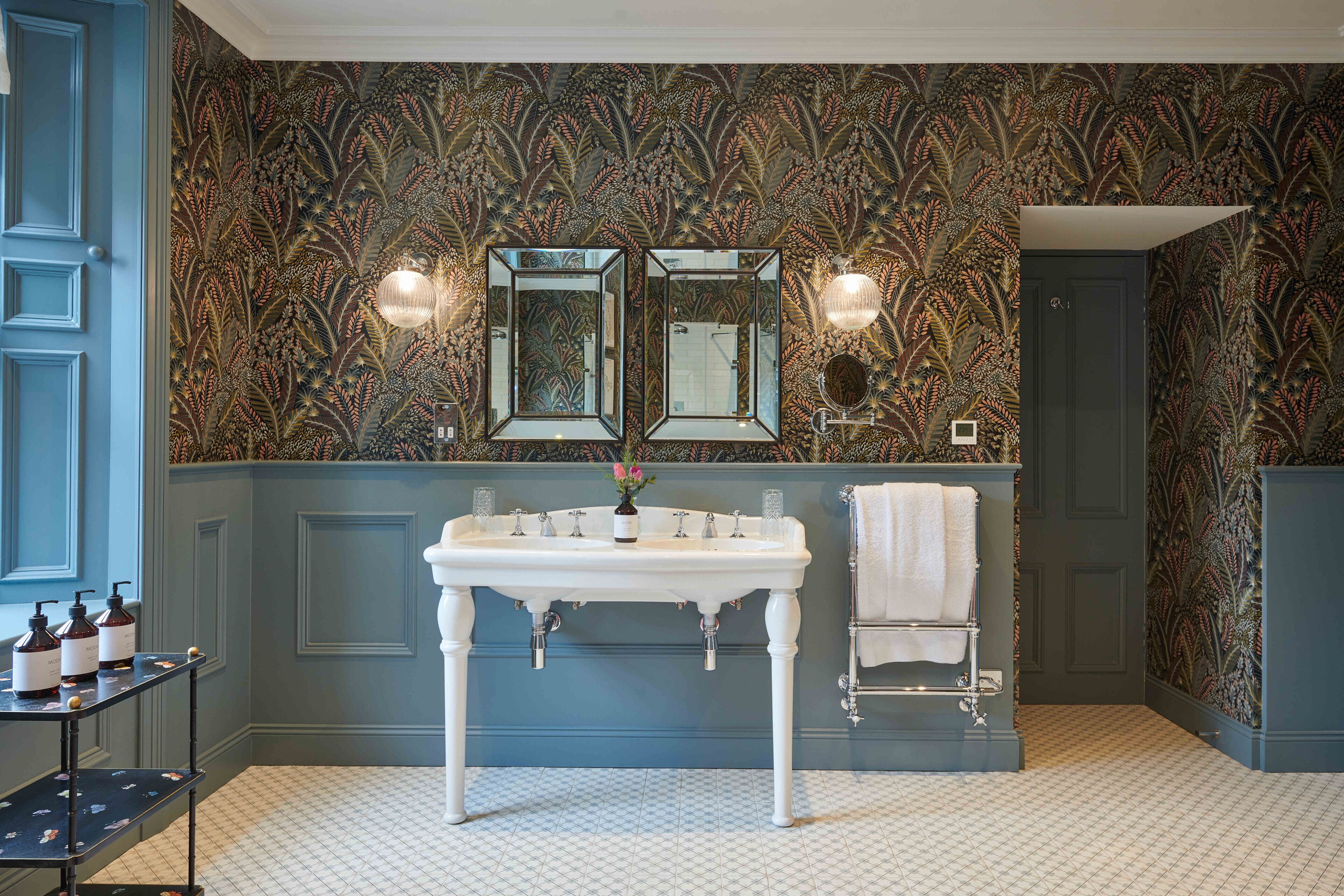 junior suite | bathroom | shower, free toiletries, hair dryer, bathrobes