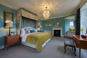 Turret Suite | Egyptian cotton sheets, premium bedding, in-room safe - Cromlix (Dunblane)