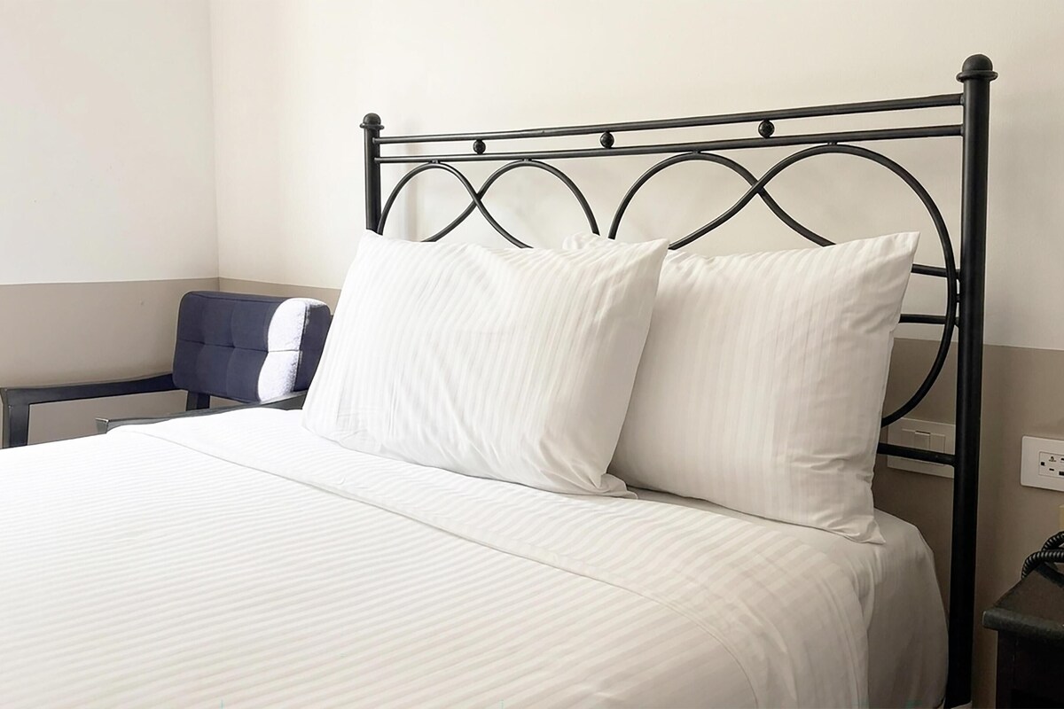 In-room safe, desk, blackout curtains, free WiFi